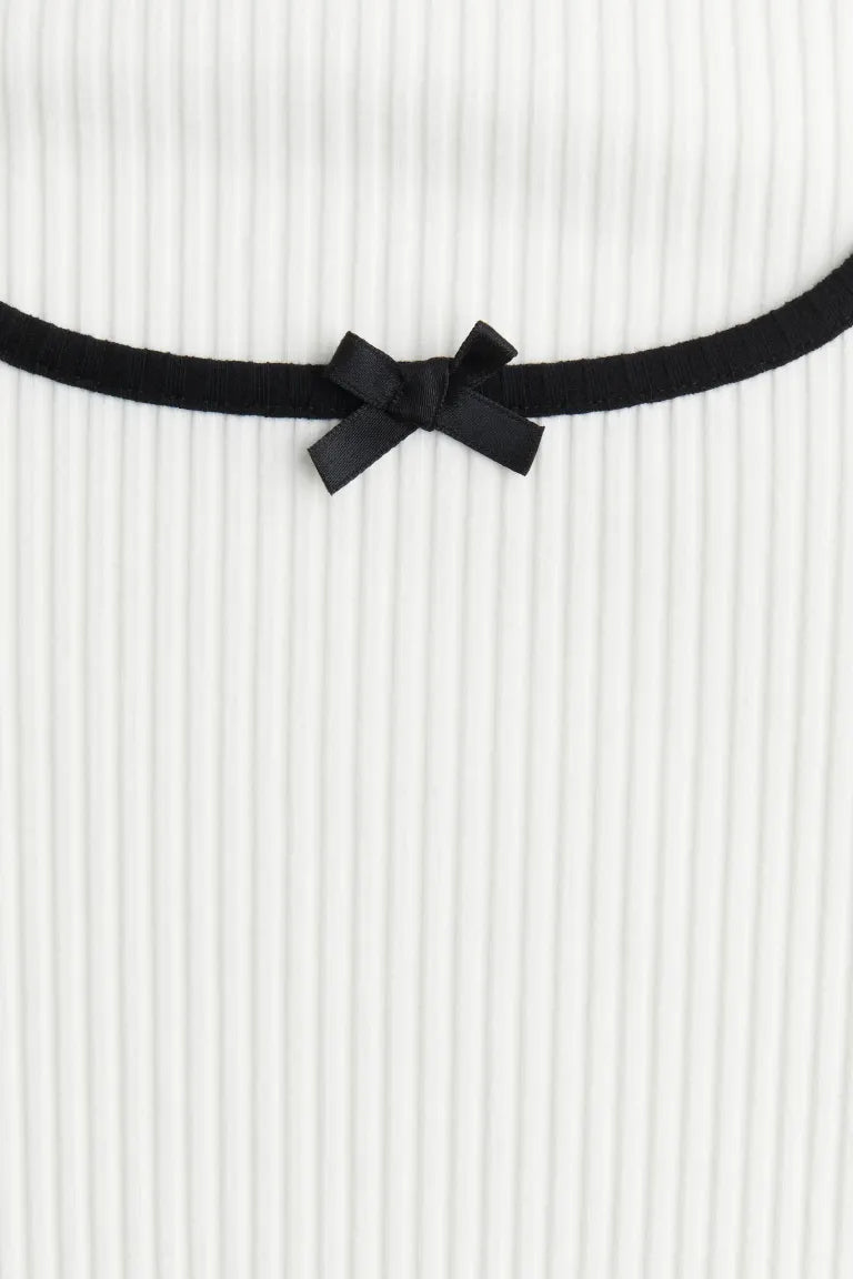 Overlock-detail ribbed top