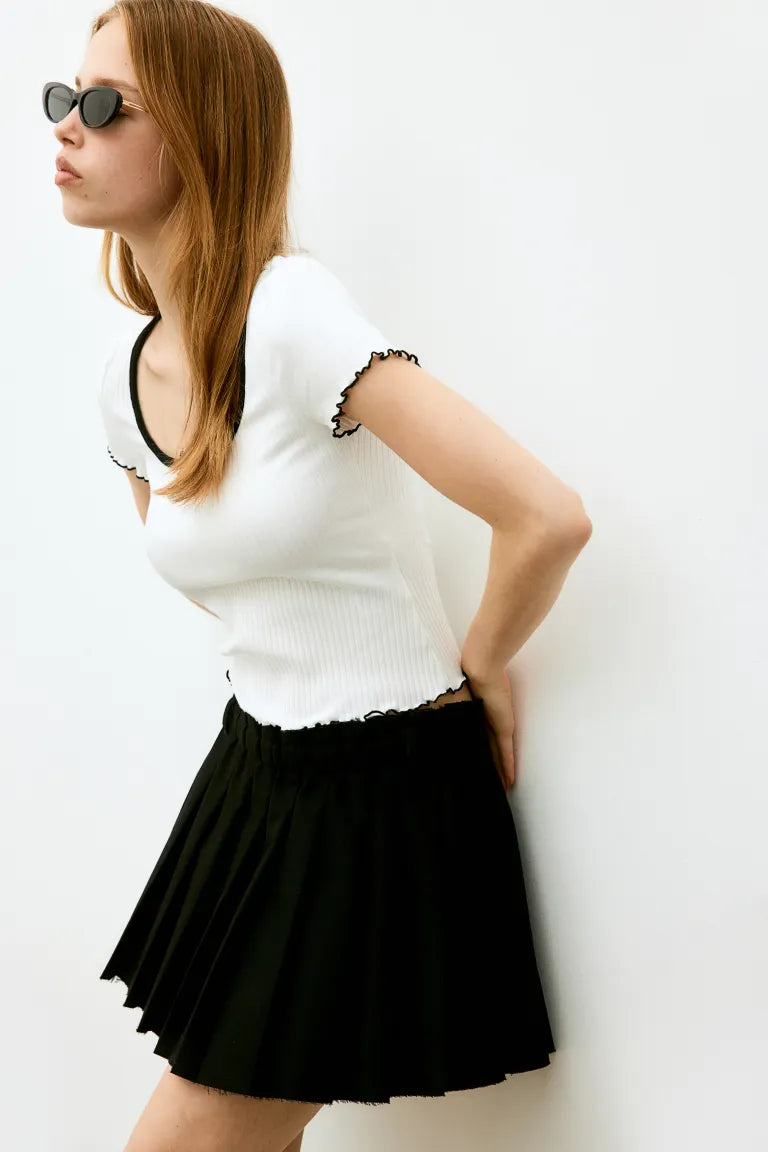 Overlock-detail ribbed top
