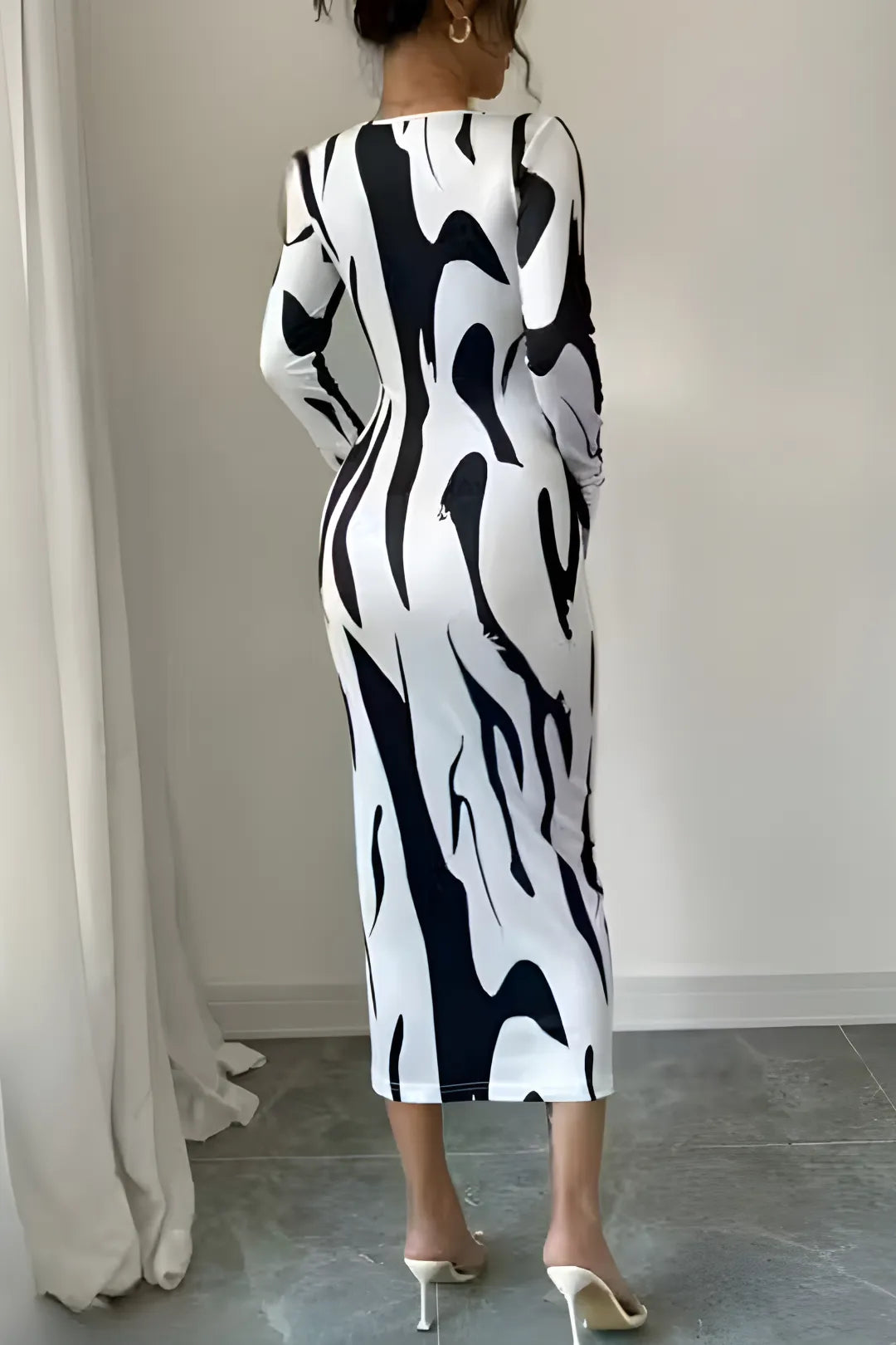 Black and White Abstract Long Sleeve Dress